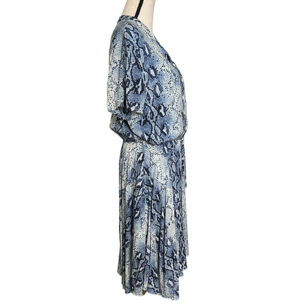 ePretty Blue Snake Print Fit n’ Flare Dress Size Large - Picture 6 of 11